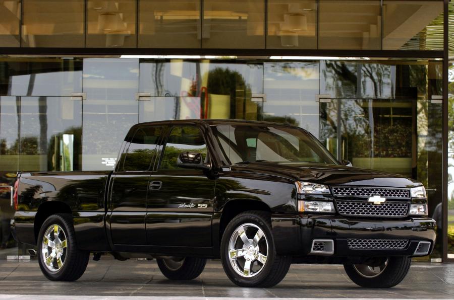  Chevrolet Silverado SS 2004 года  (фото 1 из 38)